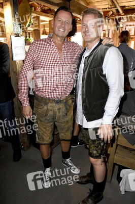 In Käfers Wiesn-Schänke beim Oktoberfest 2018 in München