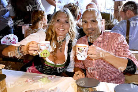 In Käfers Wiesn-Schänke beim Oktoberfest 2018 in München