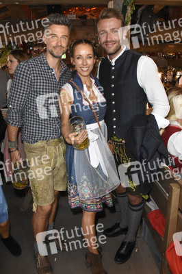 In Käfers Wiesn-Schänke beim Oktoberfest 2018 in München