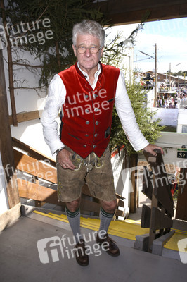 In Käfers Wiesn-Schänke beim Oktoberfest 2018 in München