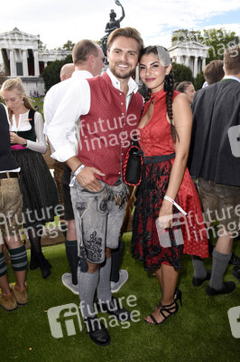 In Käfers Wiesn-Schänke beim Oktoberfest 2018 in München