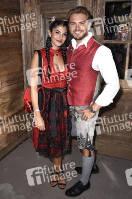 In Käfers Wiesn-Schänke beim Oktoberfest 2018 in München