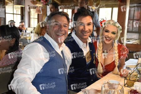 In Käfers Wiesn-Schänke beim Oktoberfest 2018 in München