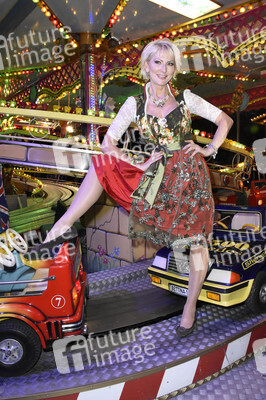 Almauftrieb in Käfers Wiesn-Schänke auf dem Oktoberfest 2018 in München