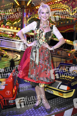 Almauftrieb in Käfers Wiesn-Schänke auf dem Oktoberfest 2018 in München