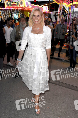 Almauftrieb in Käfers Wiesn-Schänke auf dem Oktoberfest 2018 in München