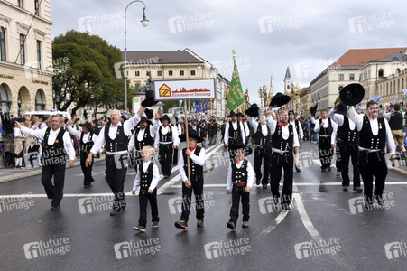 Oktoberfest Trachten- und Schützenzug 2018 in München