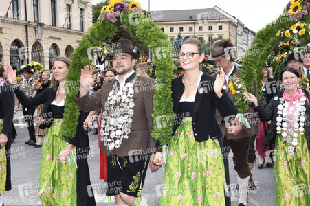 Oktoberfest Trachten- und Schützenzug 2018 in München