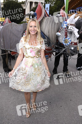 Regine Sixt Damenwiesn im Schützen Festzelt beim Oktoberfest 2018 in München
