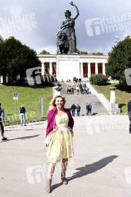 Regine Sixt Damenwiesn im Schützen Festzelt beim Oktoberfest 2018 in München