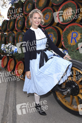 Regine Sixt Damenwiesn im Schützen Festzelt beim Oktoberfest 2018 in München