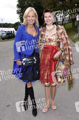 Regine Sixt Damenwiesn im Schützen Festzelt beim Oktoberfest 2018 in München