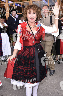 Regine Sixt Damenwiesn im Schützen Festzelt beim Oktoberfest 2018 in München
