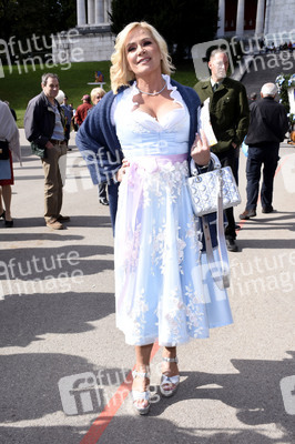 Regine Sixt Damenwiesn im Schützen Festzelt beim Oktoberfest 2018 in München