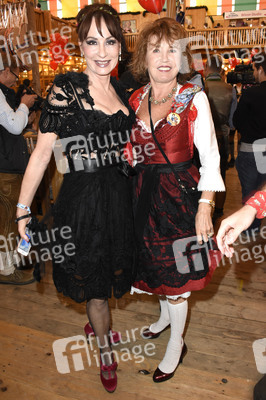 Regine Sixt Damenwiesn im Schützen Festzelt beim Oktoberfest 2018 in München