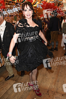 Regine Sixt Damenwiesn im Schützen Festzelt beim Oktoberfest 2018 in München
