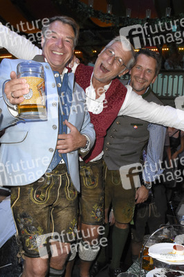 Gute Laune TV Wiesn-Treff im Marstall Festzelt auf dem Oktoberfest 2018 in München