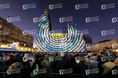 Lichtspektakel 'Dona Nobis Pacem' in Köln
