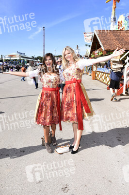 3. Wiesn Charity Lunch im Festzelt Zur Bratwurst beim Oktoberfest 2018 in München
