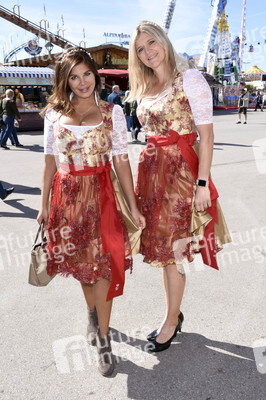3. Wiesn Charity Lunch im Festzelt Zur Bratwurst beim Oktoberfest 2018 in München