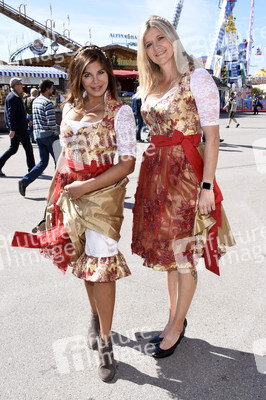 3. Wiesn Charity Lunch im Festzelt Zur Bratwurst beim Oktoberfest 2018 in München