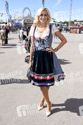 3. Wiesn Charity Lunch im Festzelt Zur Bratwurst beim Oktoberfest 2018 in München
