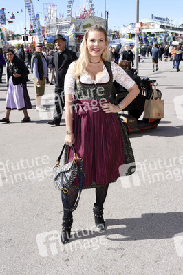 3. Wiesn Charity Lunch im Festzelt Zur Bratwurst beim Oktoberfest 2018 in München