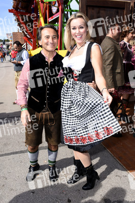 3. Wiesn Charity Lunch im Festzelt Zur Bratwurst beim Oktoberfest 2018 in München