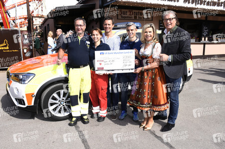 3. Wiesn Charity Lunch im Festzelt Zur Bratwurst beim Oktoberfest 2018 in München