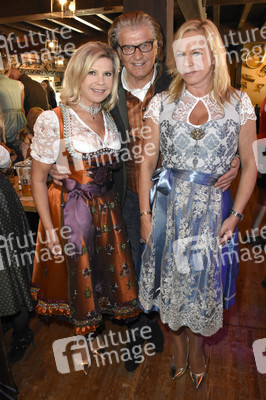 3. Wiesn Charity Lunch im Festzelt Zur Bratwurst beim Oktoberfest 2018 in München