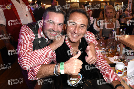 3. Wiesn Charity Lunch im Festzelt Zur Bratwurst beim Oktoberfest 2018 in München