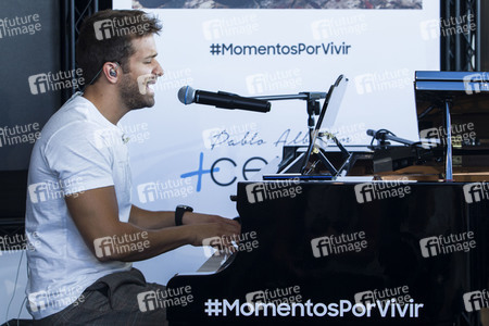 Pablo Alborán präsentiert 'Momentos por vivir' im Madrid
