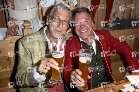 In Kufflers Weinzelt auf dem Oktoberfest 2018 in München