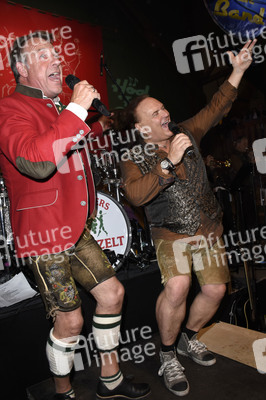 In Kufflers Weinzelt auf dem Oktoberfest 2018 in München