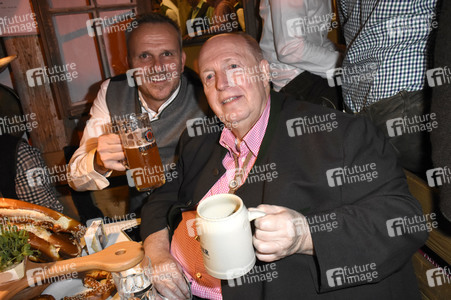 In Käfers Wiesn-Schänke auf dem Oktoberfest 2018 in München