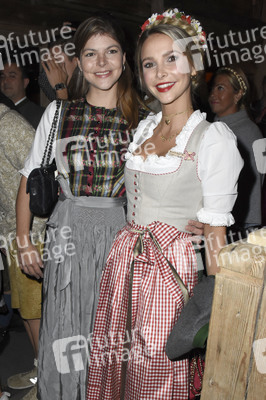 In Käfers Wiesn-Schänke auf dem Oktoberfest 2018 in München