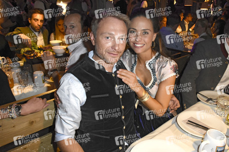 In Käfers Wiesn-Schänke auf dem Oktoberfest 2018 in München