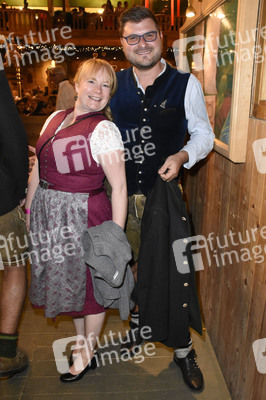 In Kufflers Weinzelt auf dem Oktoberfest 2018 in München