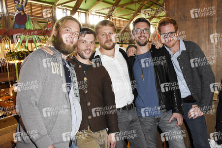 In Kufflers Weinzelt auf dem Oktoberfest 2018 in München