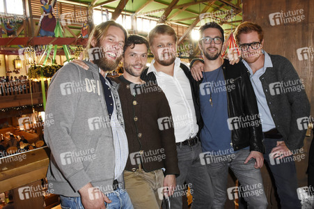 In Kufflers Weinzelt auf dem Oktoberfest 2018 in München