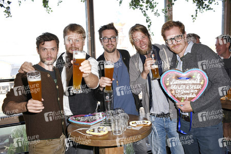 In Kufflers Weinzelt auf dem Oktoberfest 2018 in München