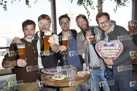 In Kufflers Weinzelt auf dem Oktoberfest 2018 in München