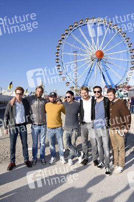 Fototermin mit Seiler und Speer und LaBrassBanda auf dem Oktoberfest 2018 in München