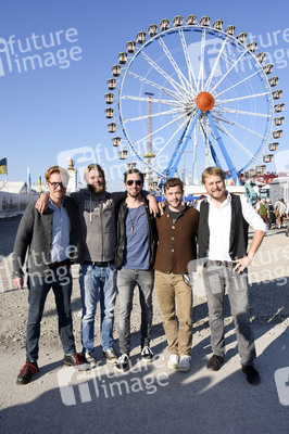 Fototermin mit Seiler und Speer und LaBrassBanda auf dem Oktoberfest 2018 in München