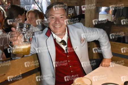 In Käfers Wiesn-Schänke auf dem Oktoberfest 2018 in München