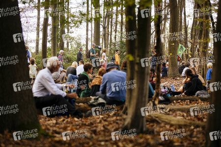 Großdemo 'Wald retten - Kohle stoppen' am Hambacher Wald