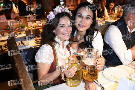 In Käfers Wiesn-Schänke auf dem Oktoberfest 2018 in München
