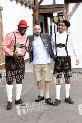 FC Bayern München Wiesnbesuch in Käfers Wiesn-Schänke auf dem Oktoberfest 2018 in München