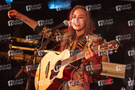 Konzert von Nina Attal in Berlin