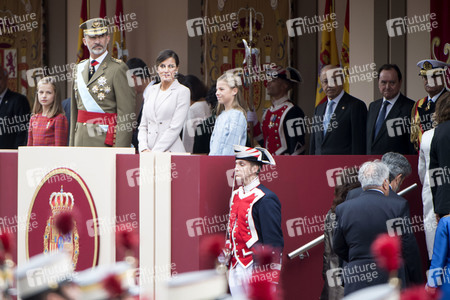 Militäparade zum Nationalfeiertag in Madrid
